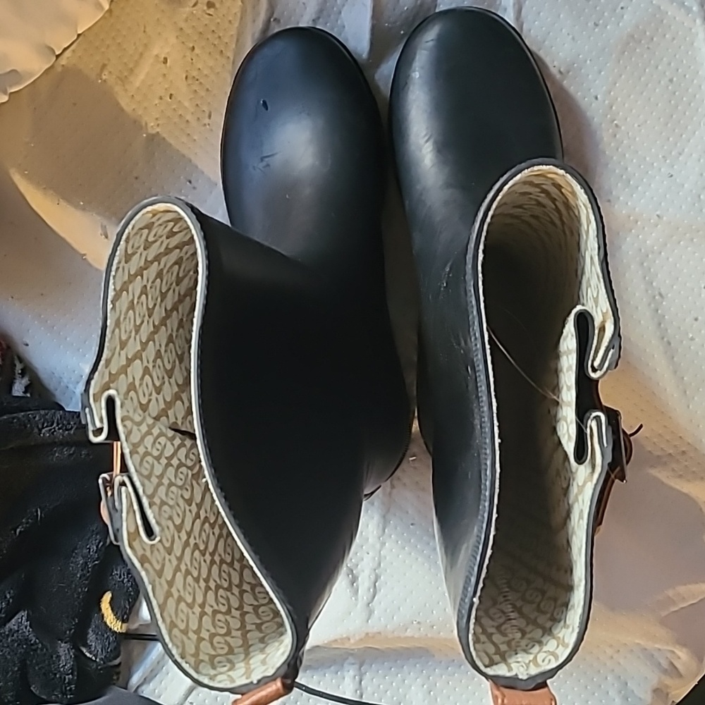 Rain boots